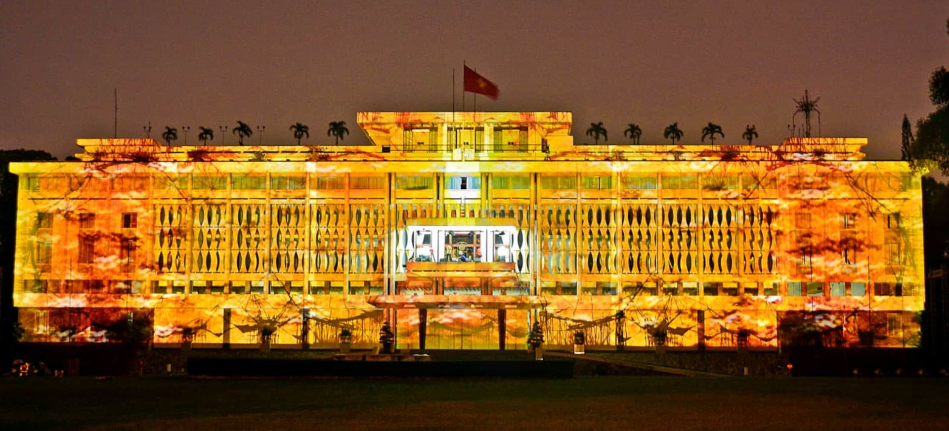 KHÁCH SẠN HẠNH PHÚC